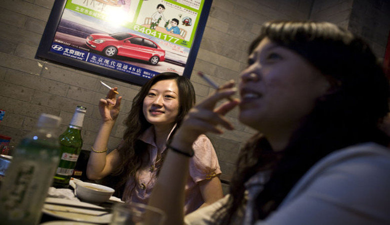 Japanese Facts Compilation Part 4. A melon can sell for up ¥50,000 in Japan, that's $417, £279 hail Britannia or €384, A MELON, the Japanese are the true N-word