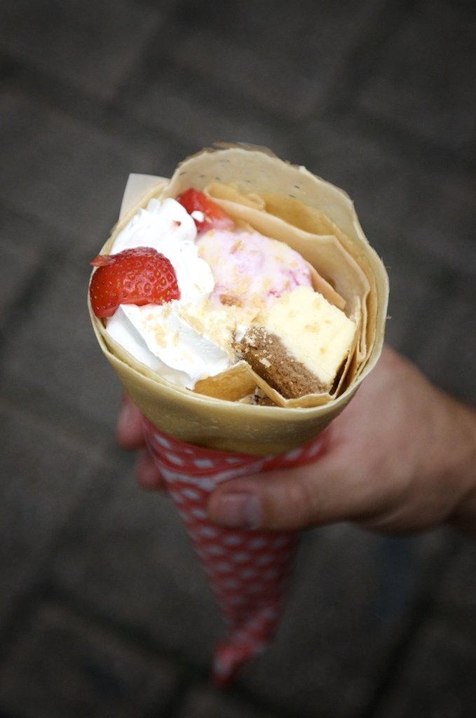 Japanese Food: Street Foods. 1. Yaki Imo Yaki Imo are baked sweet potatoes cooked over a wood fire. Yaki Imo trucks and carts fitted with wood stoves can be fou