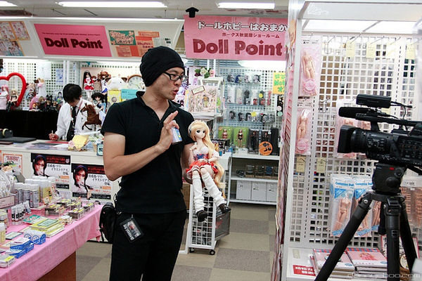 Japanese Otaku. 1. Anime / Manga Otaku Virtually everyone in Japan has read manga or watched anime at some point. However, some people are obsessed with it. 2. 