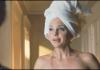 Anna Faris towel drop